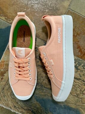 Cariuma•NEW•10.5W/9.0M•Pantone2024 Peach Fuzz•OCA Low Top•Canvas~Rubber~Toe Cap